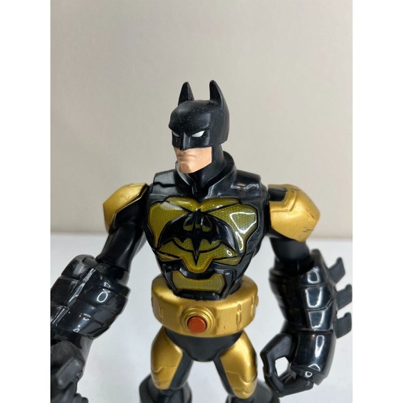 Mattel BHD03 Battery Powered DC Comics Wing Warrior Batman 10" Action Figure - Picture 2 of 6
